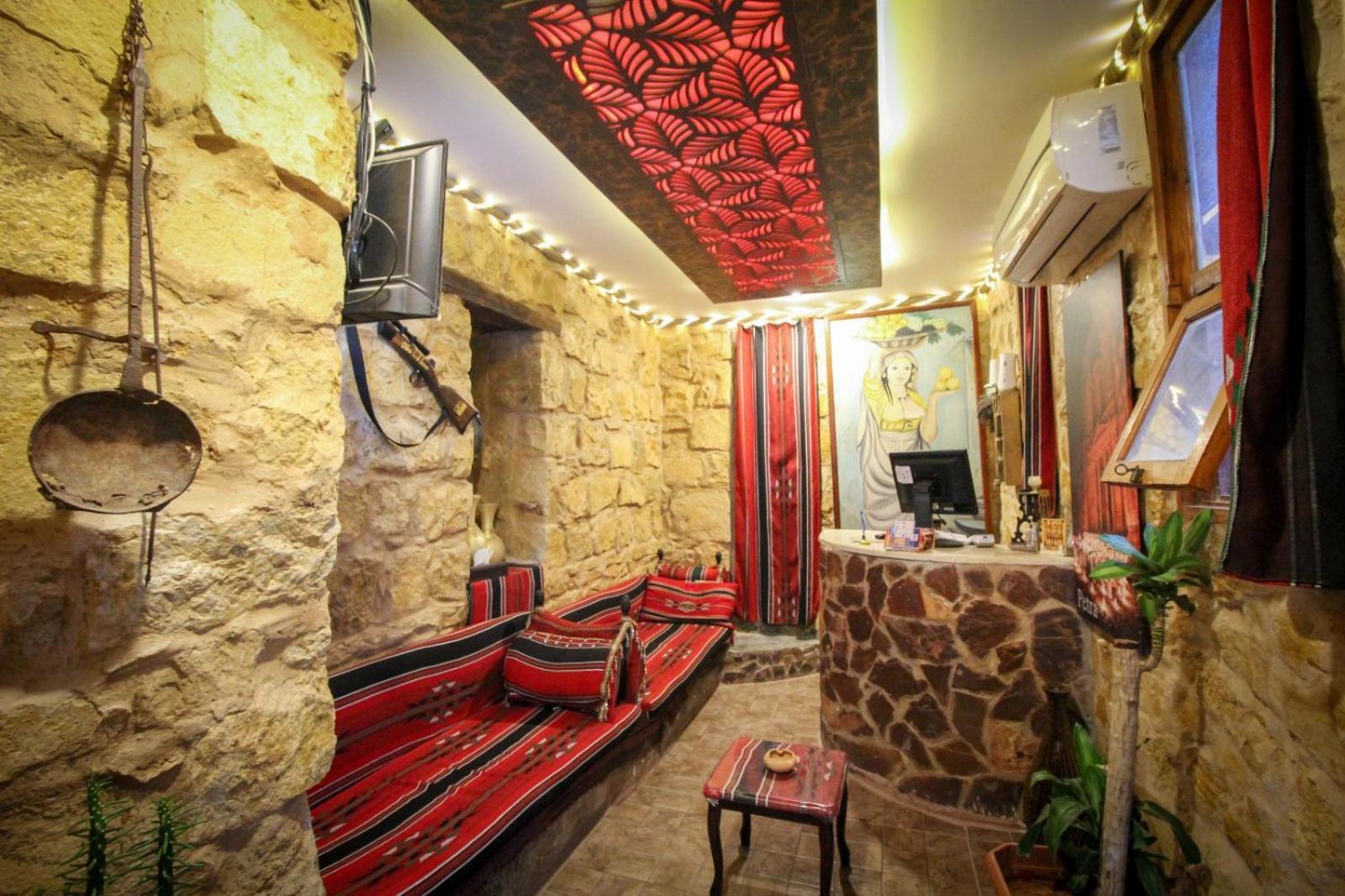 Petra Fort Hotel Wadi Musa Exterior photo